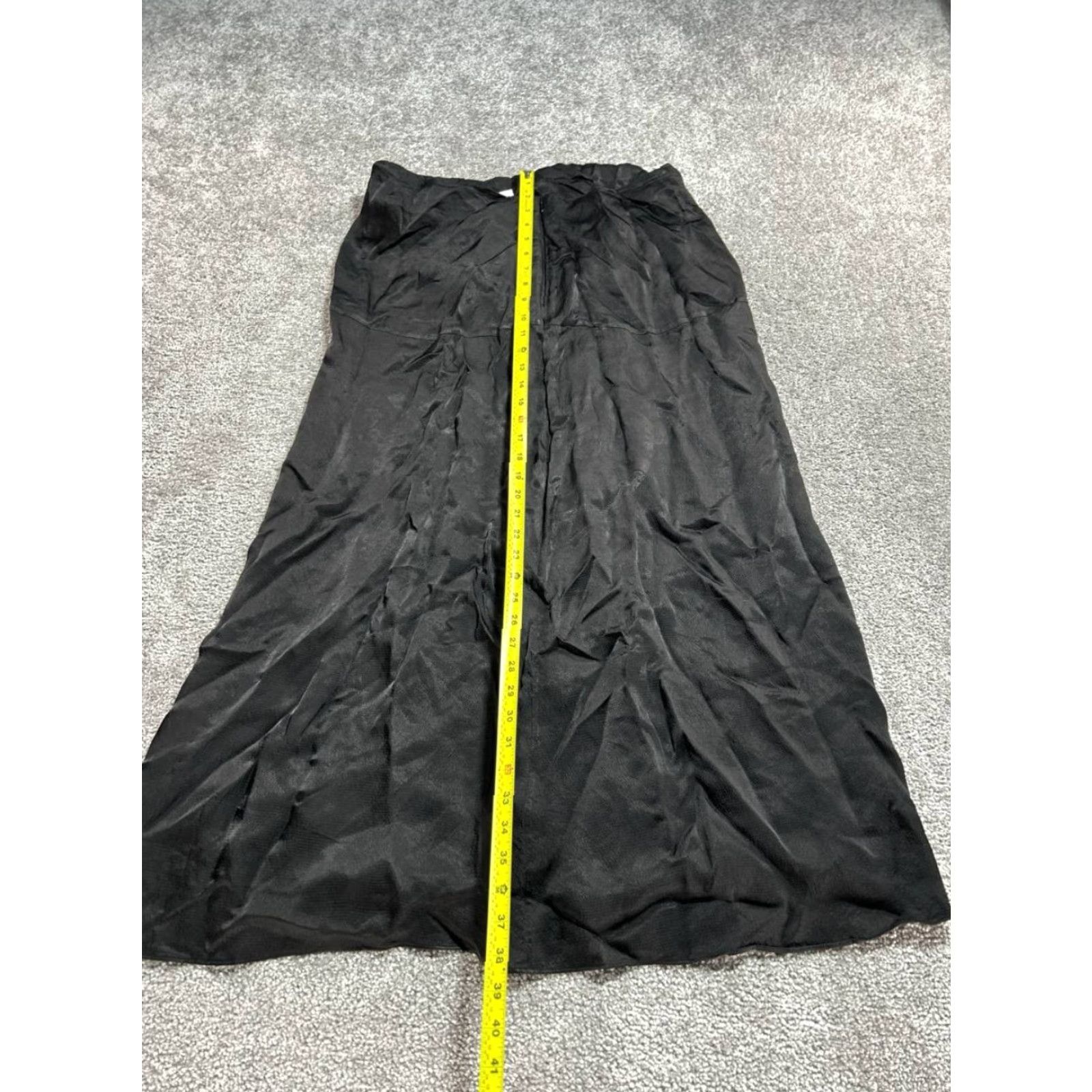 Everlane Everlane Midi Skirt Womens 16 Black Hammered Satin Back Zip Classic Wear Size 38" / US 16 / IT 52 - 4 Thumbnail