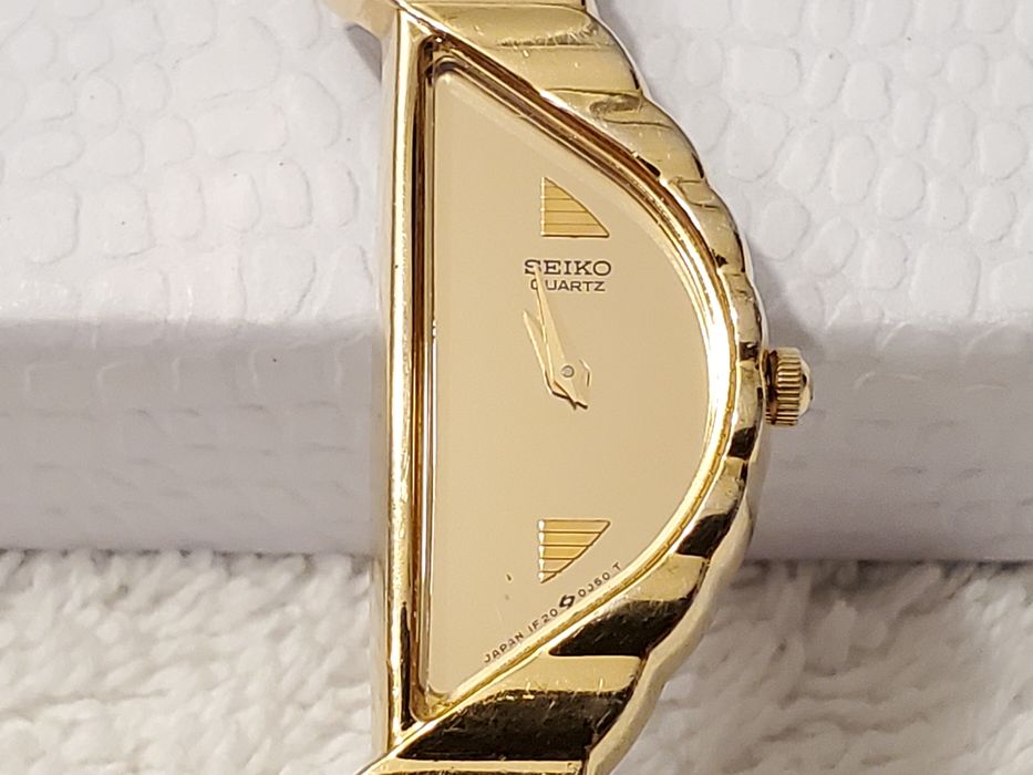 Seiko Vintage Seiko Women's Half Moon Quartz Watch | Grailed