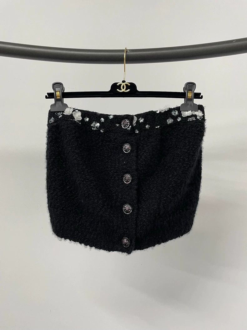 Chanel Chanel Black snowflake breastplate Size XS / US 0-2 / IT 36-38 - 1 Thumbnail