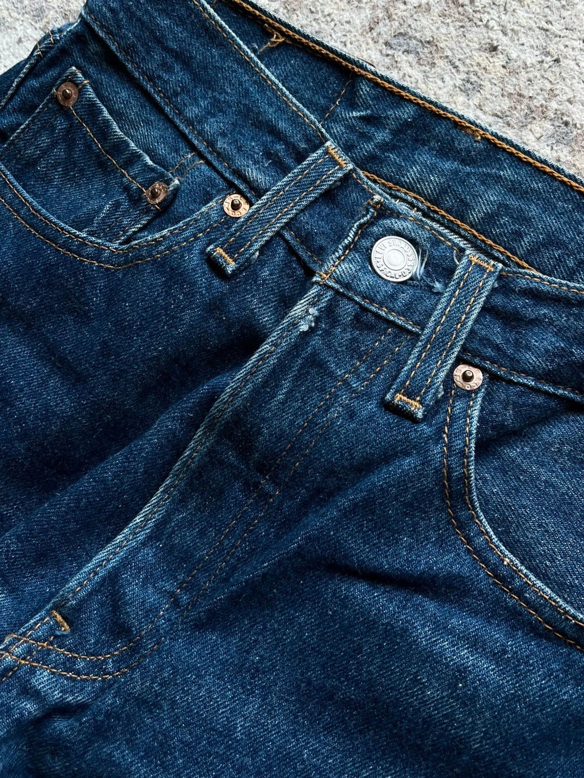 Levi's Levi’s Made in USA Vintage 1996 Sz W 26 L 30 Rare Size 26" / US 2 / IT 38 - 3 Thumbnail