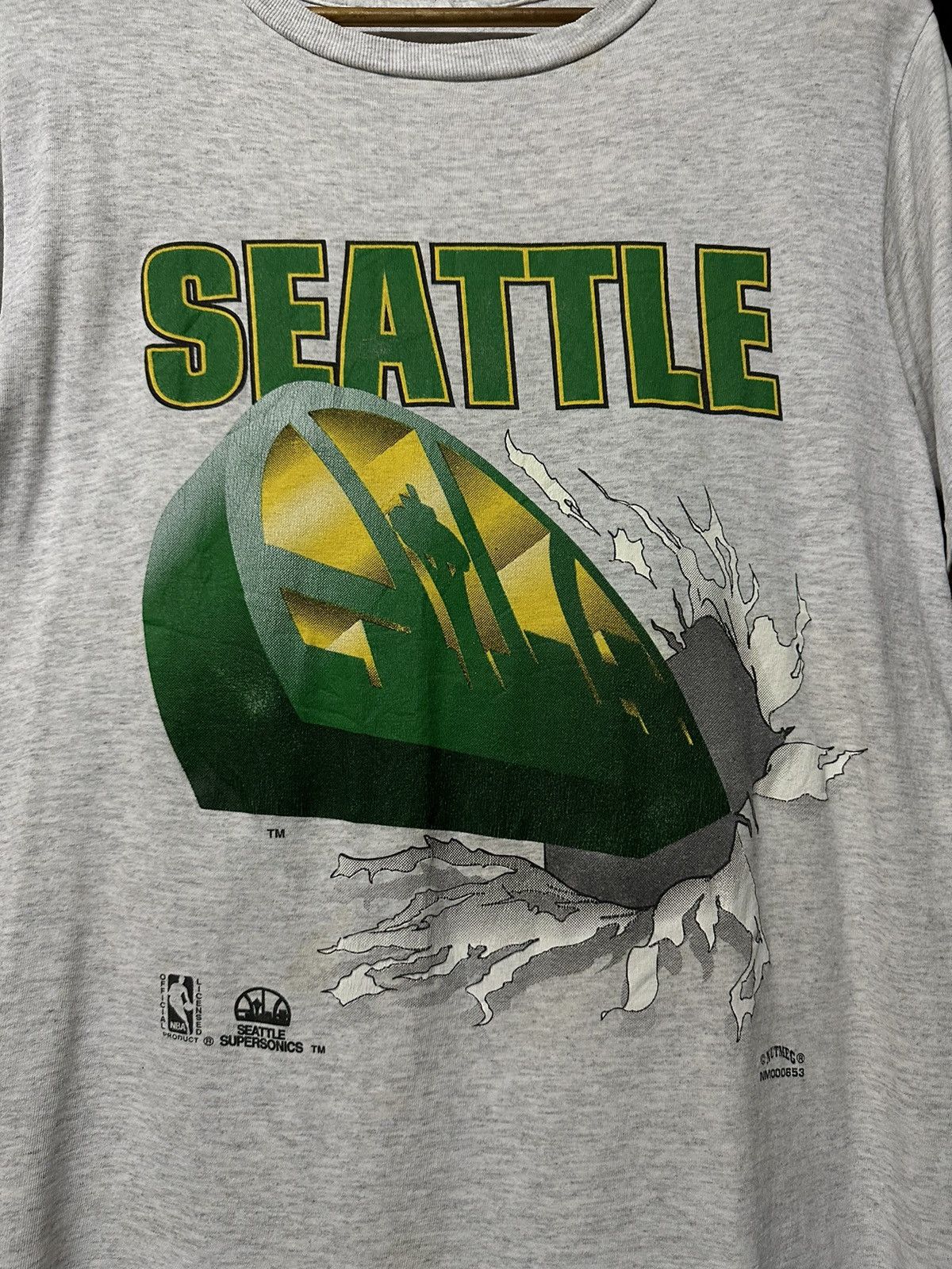 NBA × Nutmeg × Vintage Vintage 90s Nba Seattle Supersonic Faded Tee Size US M / EU 48-50 / 2 - 3 Thumbnail