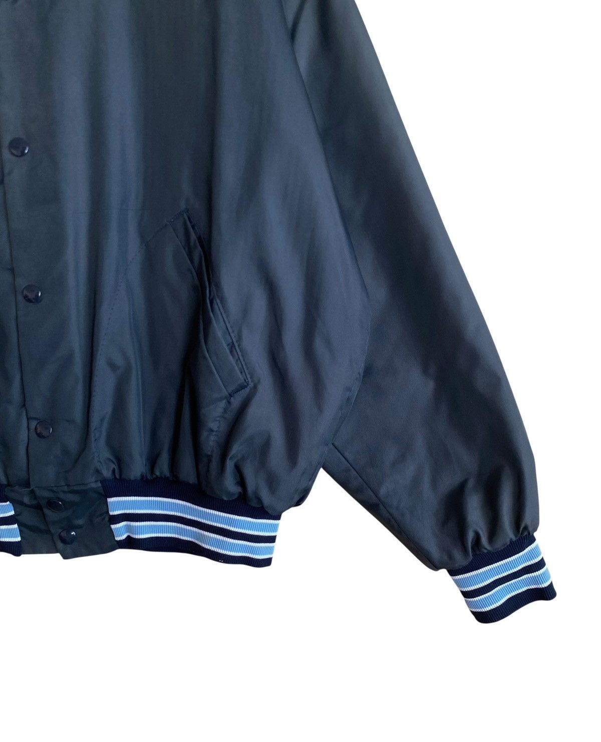 Vintage Rare Design Vintage United States Air Forces Varsity 1980s Size US L / EU 52-54 / 3 - 5 Thumbnail