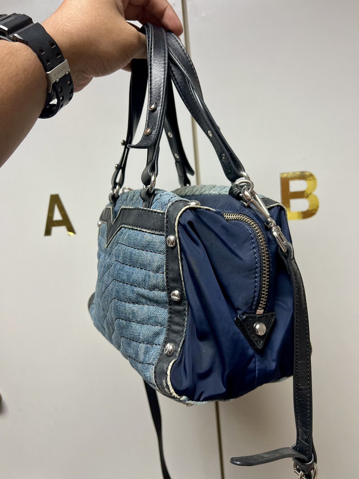 Diesel × Diesel Black Gold × Vintage Vintage Y2K Diesel Two Way Sling Crossbody Bag Size ONE SIZE - 5 Thumbnail