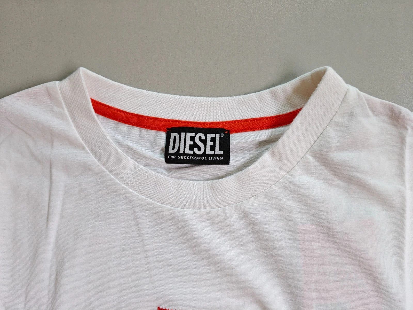Diesel DIESEL White T-Shirt With Logo Patch T 4142 Size US L / EU 52-54 / 3 - 4 Thumbnail