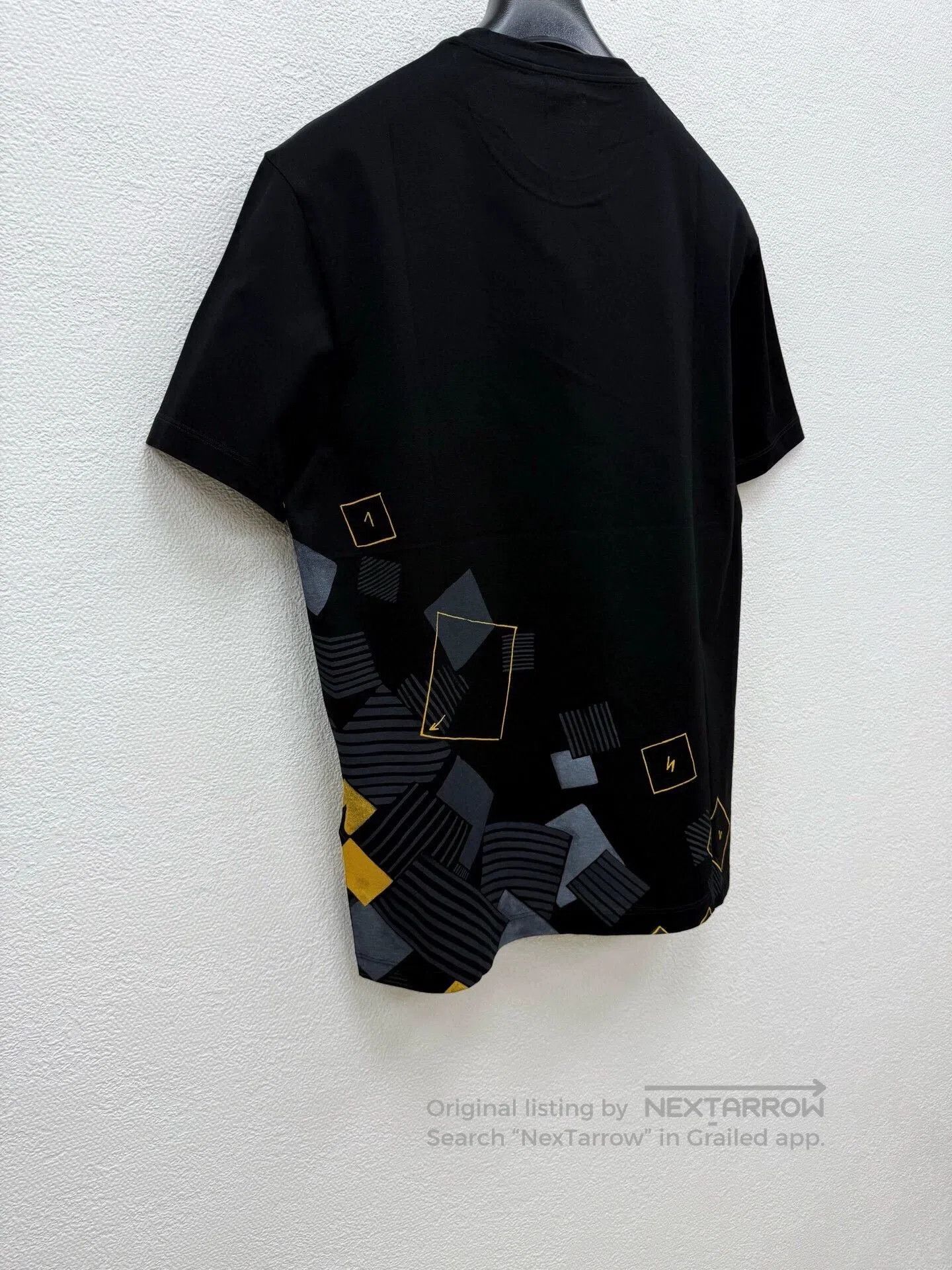 Versace VERSACE Men's Short Sleeve T-Shirt. Size US S / EU 44-46 / 1 - 5 Thumbnail