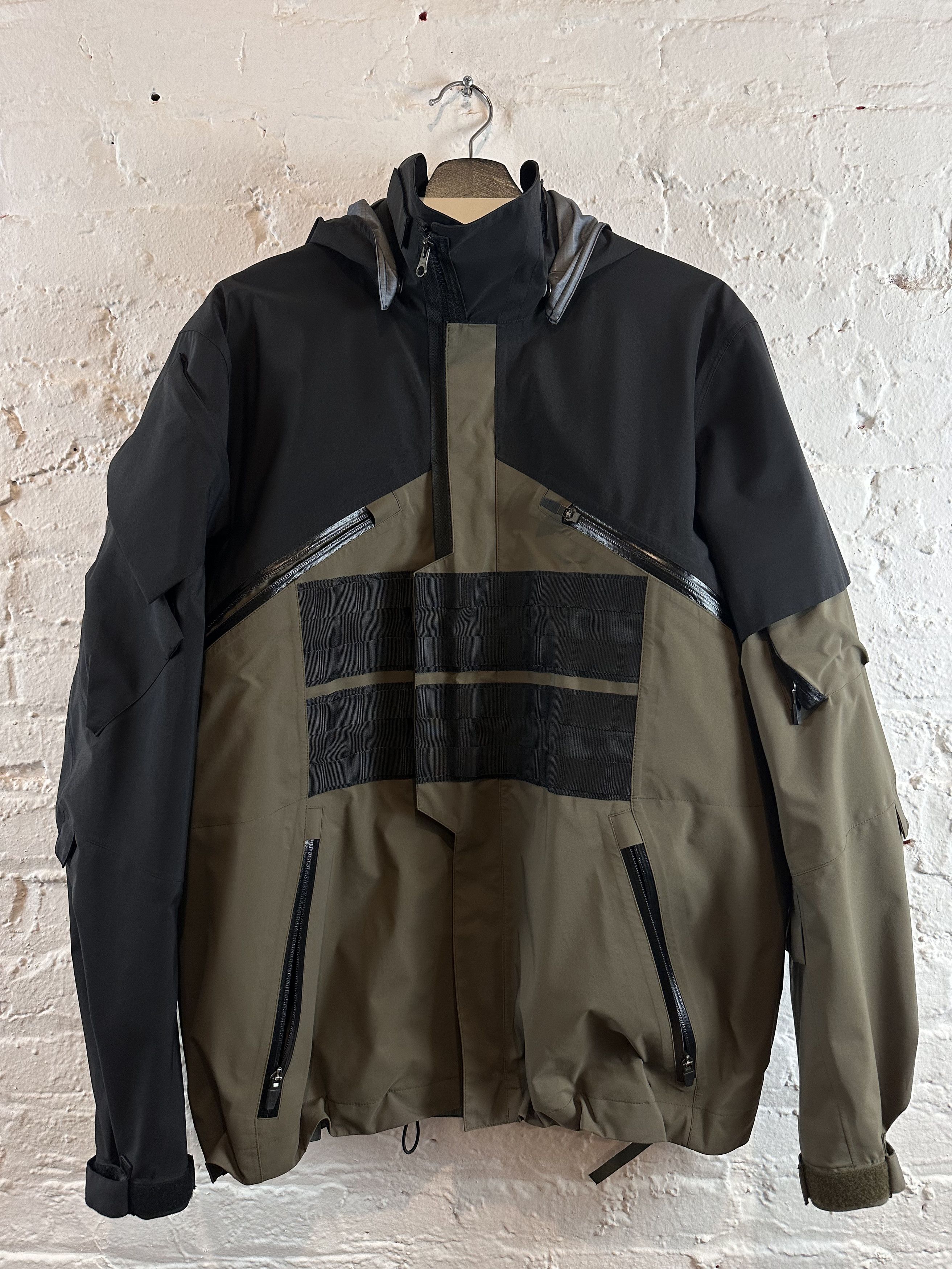 ACRONYM J1WTS-GT Raf Green / Black - Outerwear