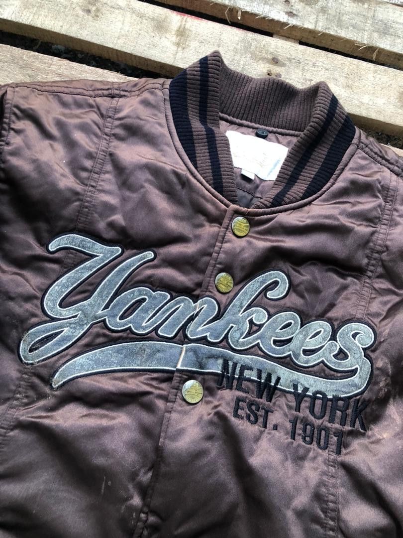 MLB Vintage New York Yankees Varsity Jacket Distressed Size US L / EU 52-54 / 3 - 5 Thumbnail