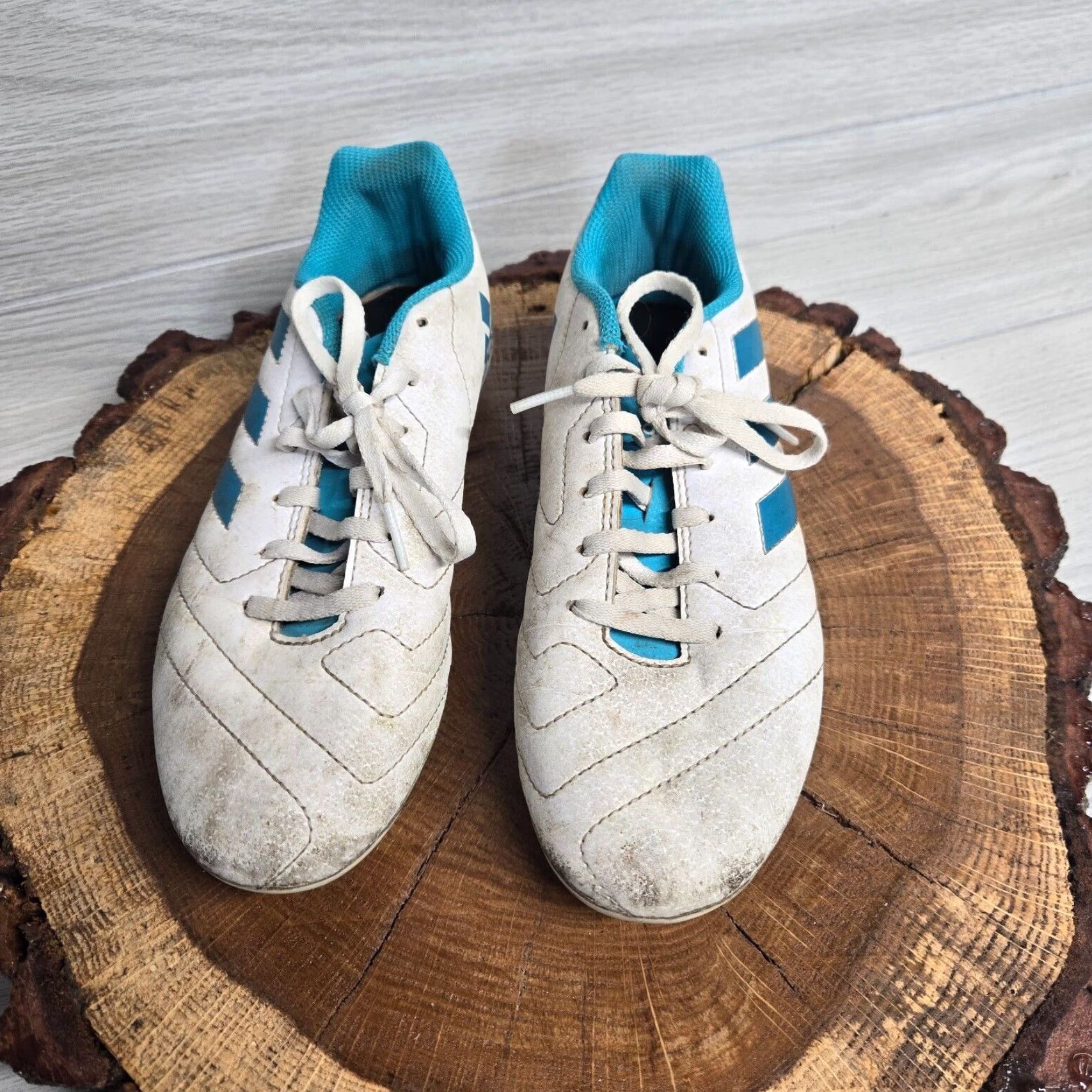 Adidas VINTAGE Adidas Soccer Cleats Women Size 6 White Blue Athletic Shoes Spikes 90s Size US 6 / IT 36 - 3 Thumbnail