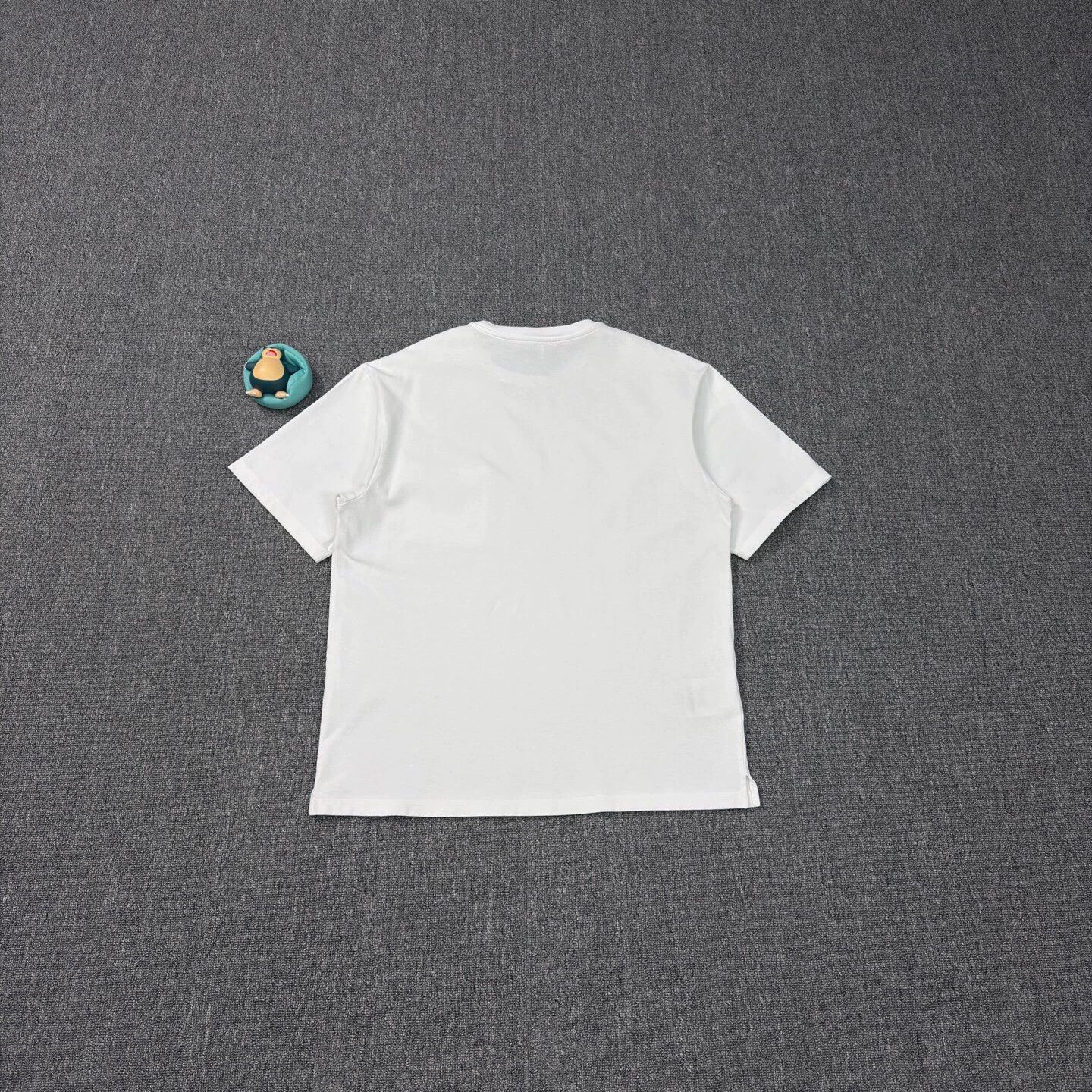 Prada Prada white triangle logo pocket short-sleeve M like new Size US M / EU 48-50 / 2 - 2 Thumbnail