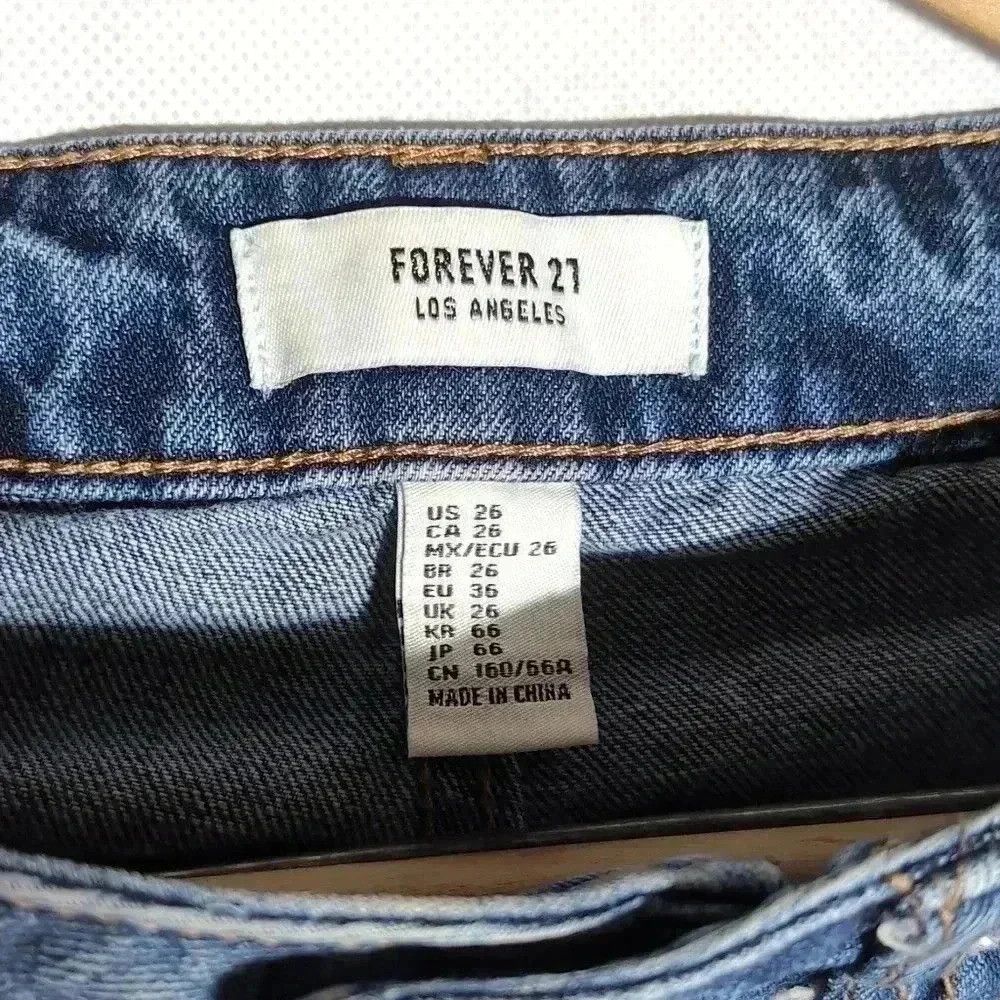 Forever 21 Forever 22 Distressed Blue Jean Short shorts waist 26 Size 26" / US 2 / IT 38 - 3 Thumbnail
