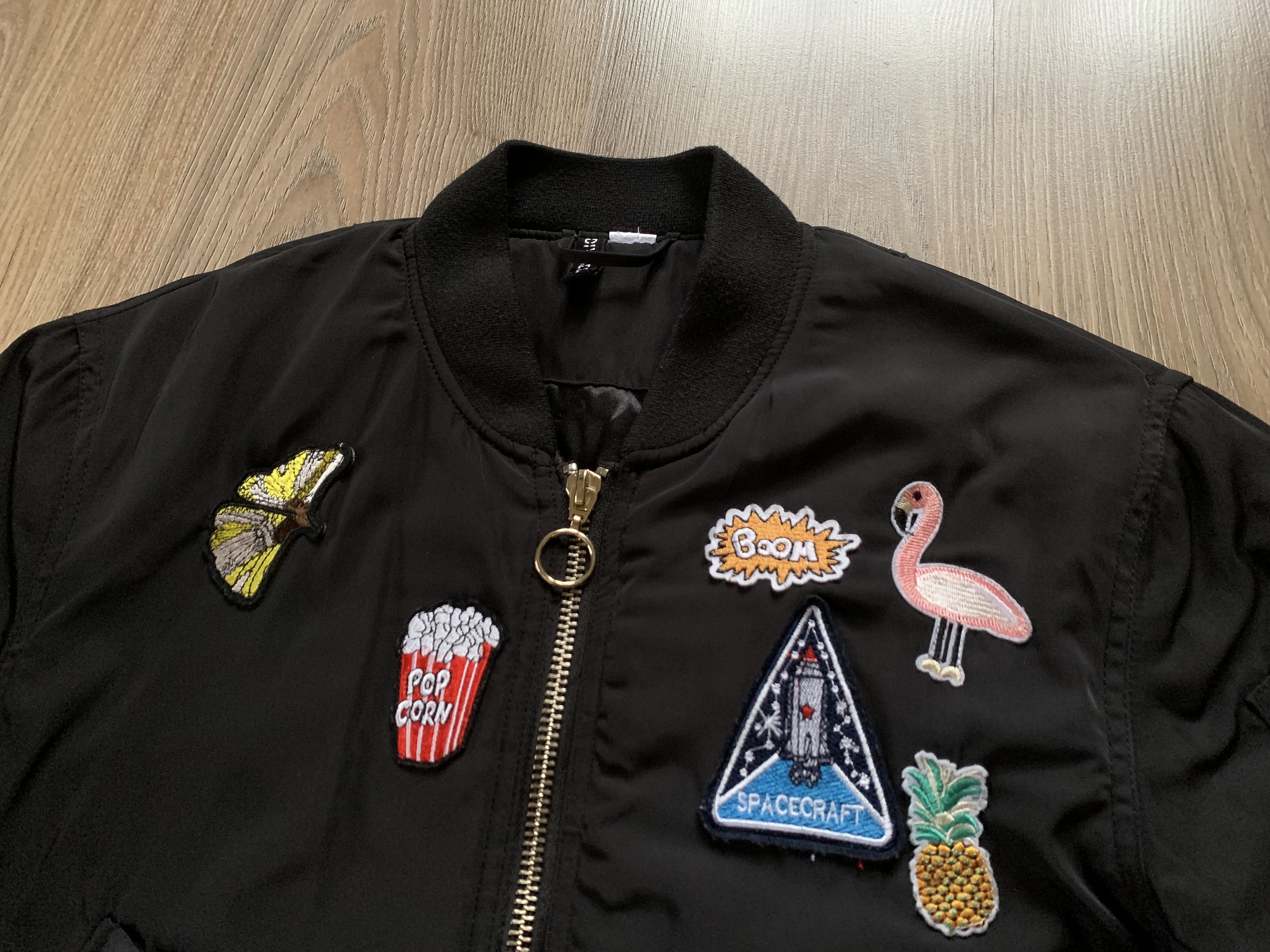 H&M Divided Black Bomber Jacket with Embroidered Patches Size L / US 10 / IT 46 - 4 Thumbnail