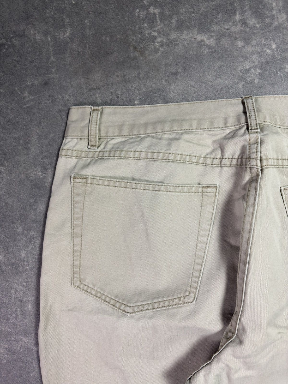 Yves Saint Laurent Yves Saint Laurent YSL Back Logo Beige Trousers Pants 34 Size US 34 / EU 50 - 13 Thumbnail