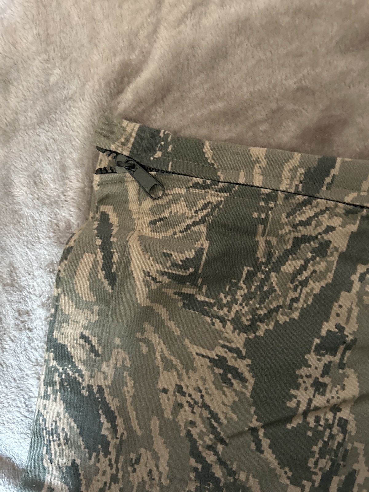 Trinity The Label Trinity digi camo cooldown pants Size US 36 / EU 52 - 6 Thumbnail