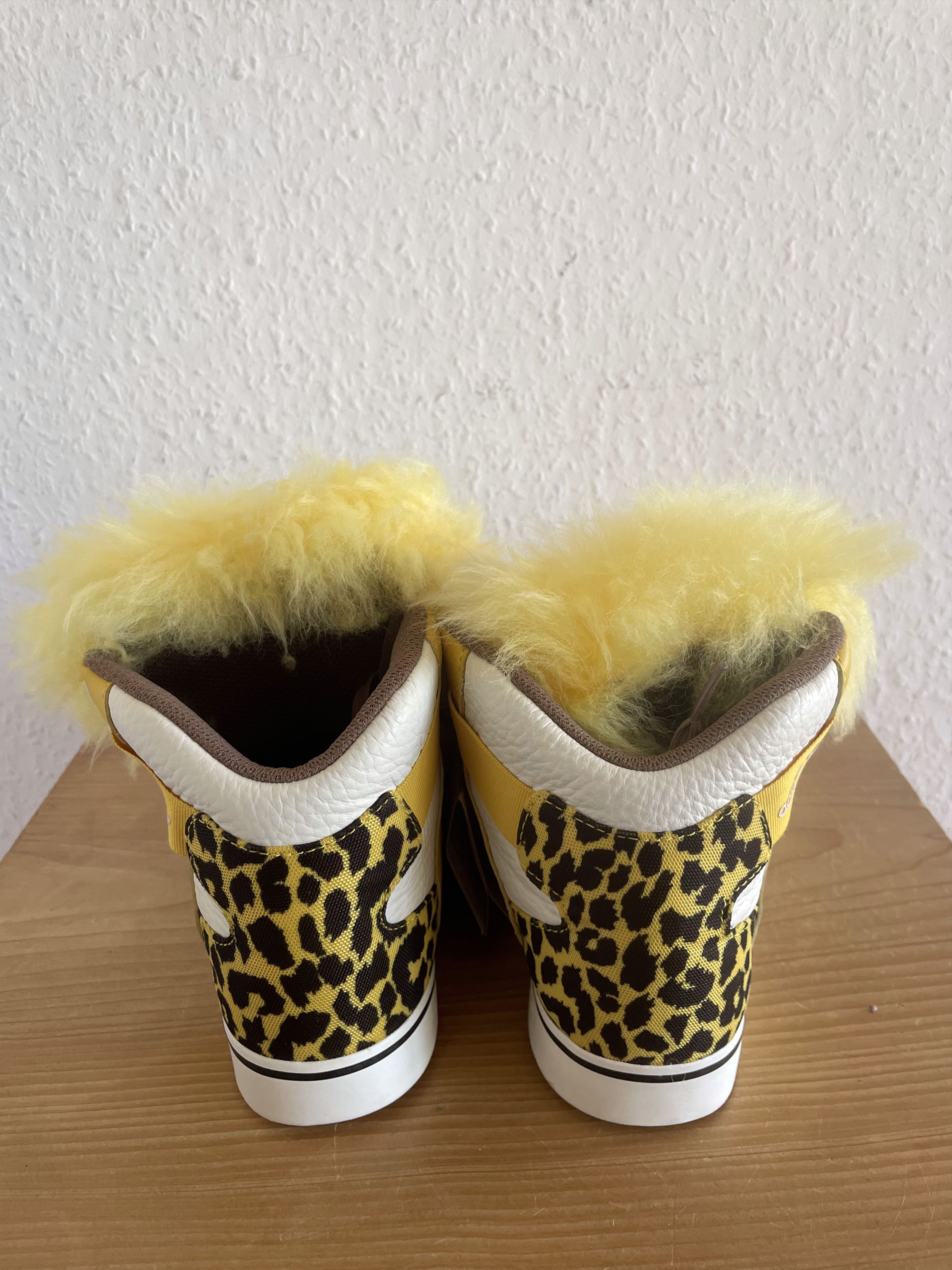 Adidas × Jeremy Scott JS Bones Fur Sneakers Size US 7.5 / EU 40-41 - 4 Thumbnail