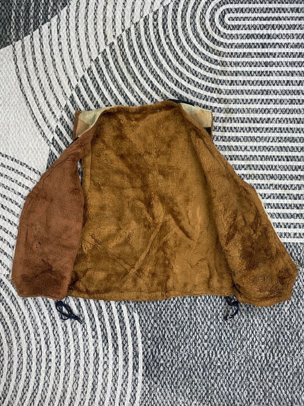 Japanese Brand Vintage Patchwork Suede Sherling Vest Size US S / EU 44-46 / 1 - 7 Thumbnail