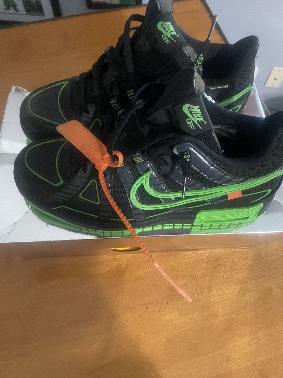 Nike × Off-White Off White x Air Rubber Dunk Green Strike Size US 12 / EU 45 - 1 Thumbnail