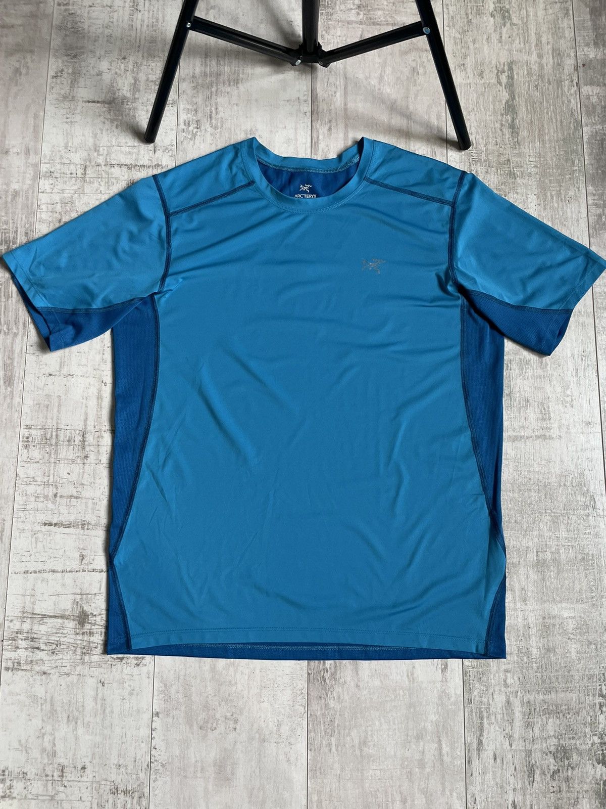 Arc'teryx Arcteryx Thermal T-Shirt Reflective Logo RARE Size US M / EU 48-50 / 2 - 1 Thumbnail