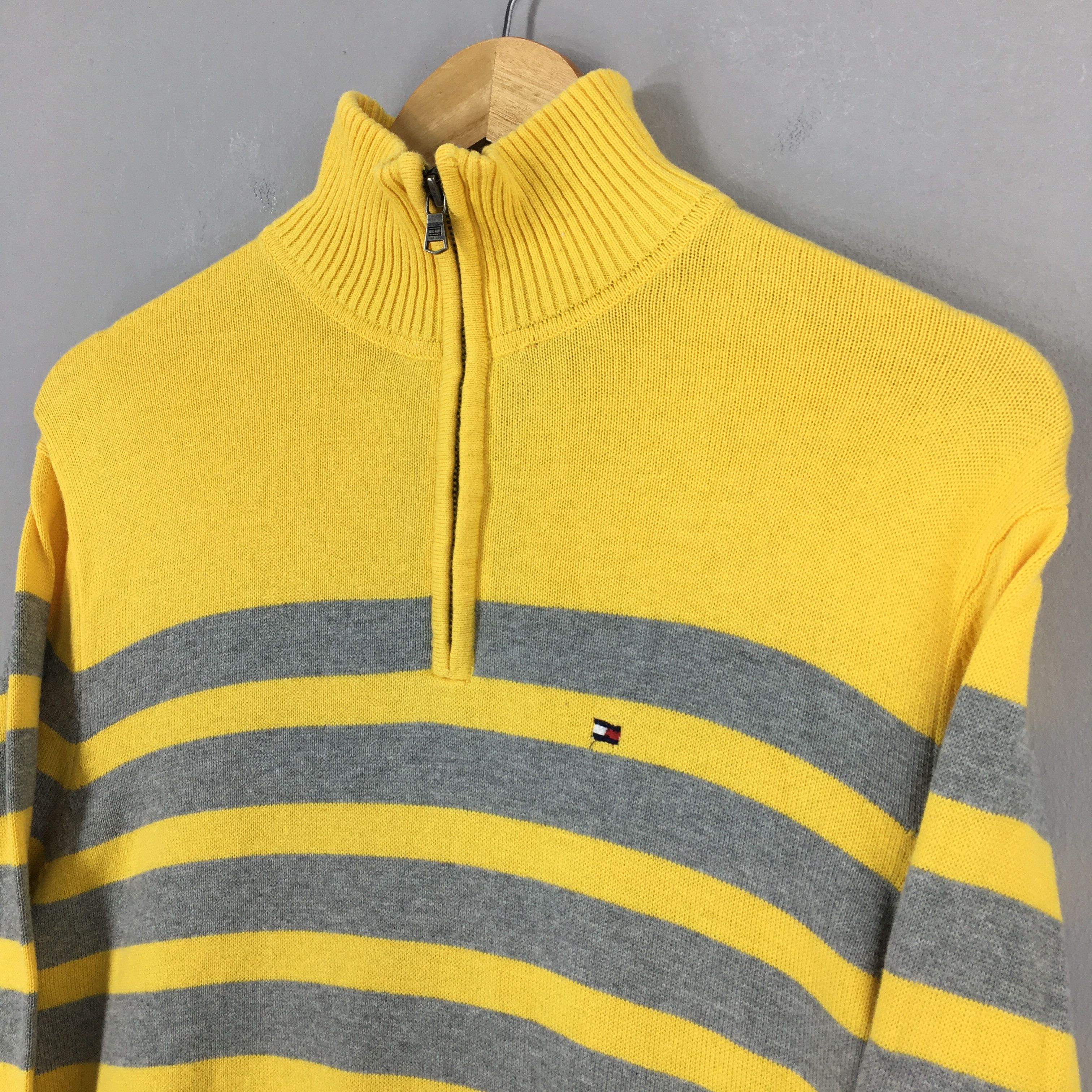 Tommy Hilfiger × Vintage Vintage 90s Tommy Hilfiger Stripes Sweater Small Size US S / EU 44-46 / 1 - 3 Thumbnail