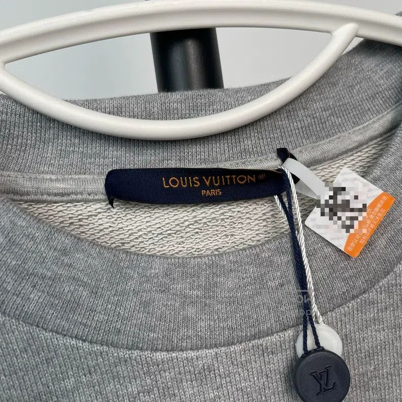Louis Vuitton Louis Vuitton FW25 monogrammed embroidered crewneck pullov Size US L / EU 52-54 / 3 - 3 Thumbnail