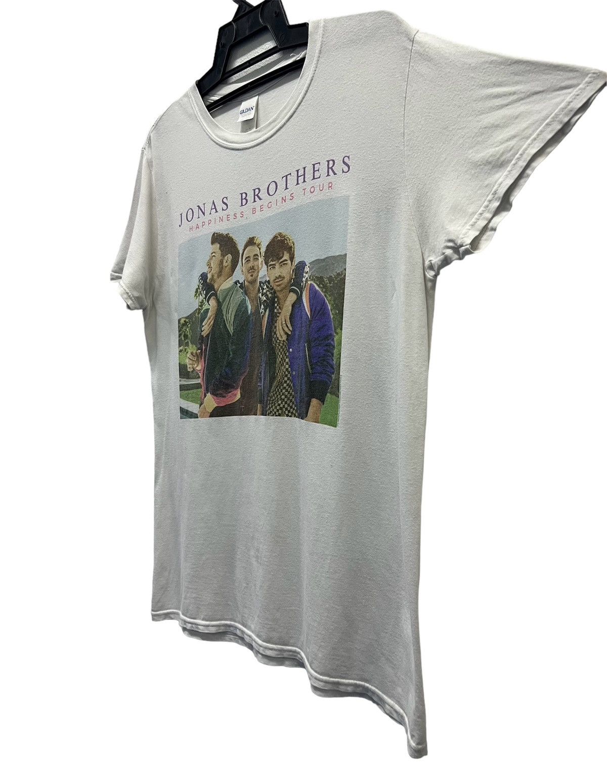 Band Tees × Gildan GILDAN SOFTSTYLE JONAS BROTHERS HAPPINESS BEGINS TOUR SHIRT Size US M / EU 48-50 / 2 - 3 Thumbnail