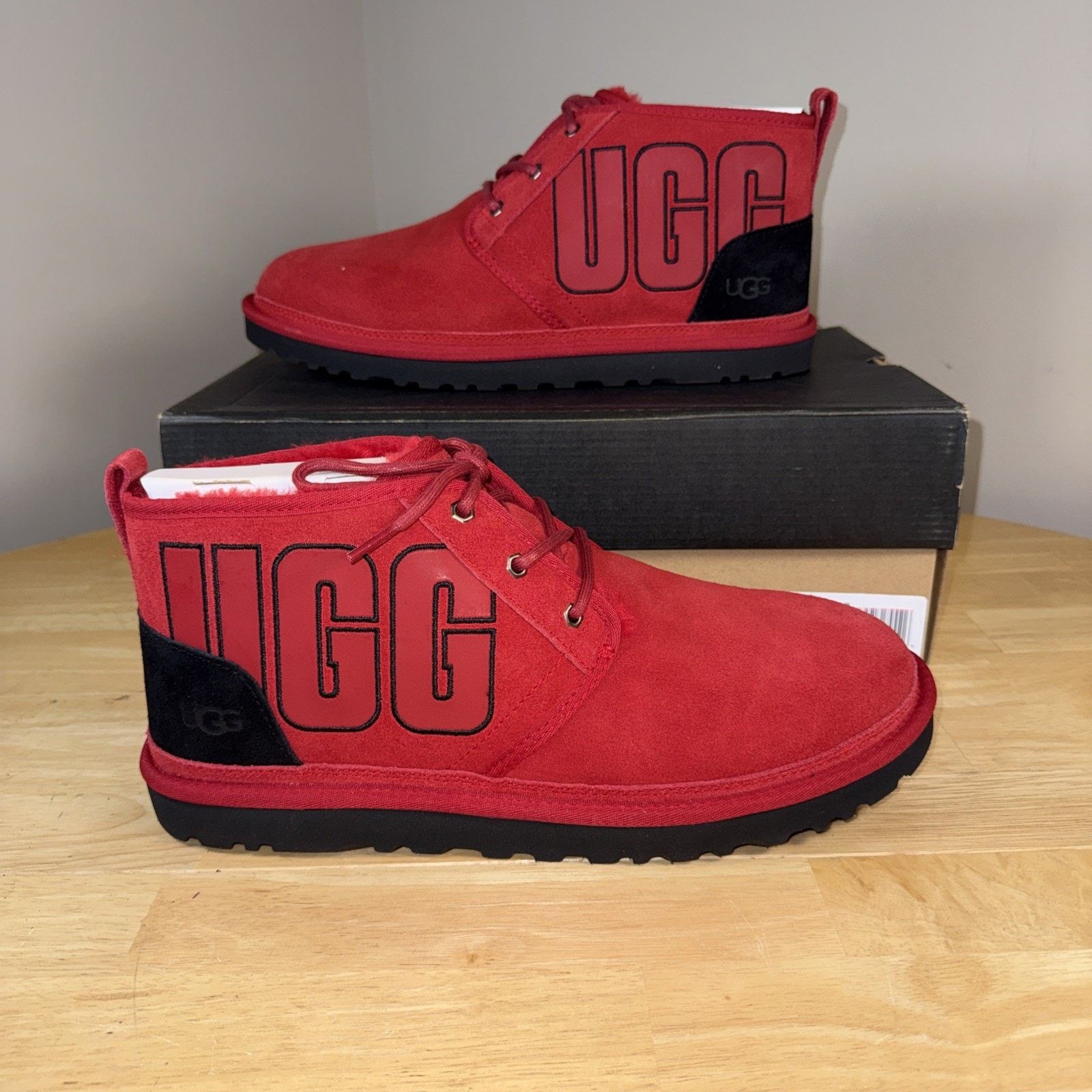 Ugg UGG MENS NEUMEL GRAPHIC OUTLINE BOOT "SAMBA RED BLACK" US 13 Size US 13 / EU 46 - 2 Thumbnail