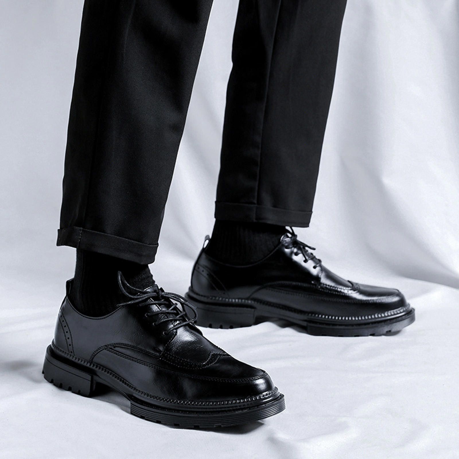 Vintage Stylish Black Brogue Shoes for Men Size US 10.5 / EU 43-44 - 1 Thumbnail
