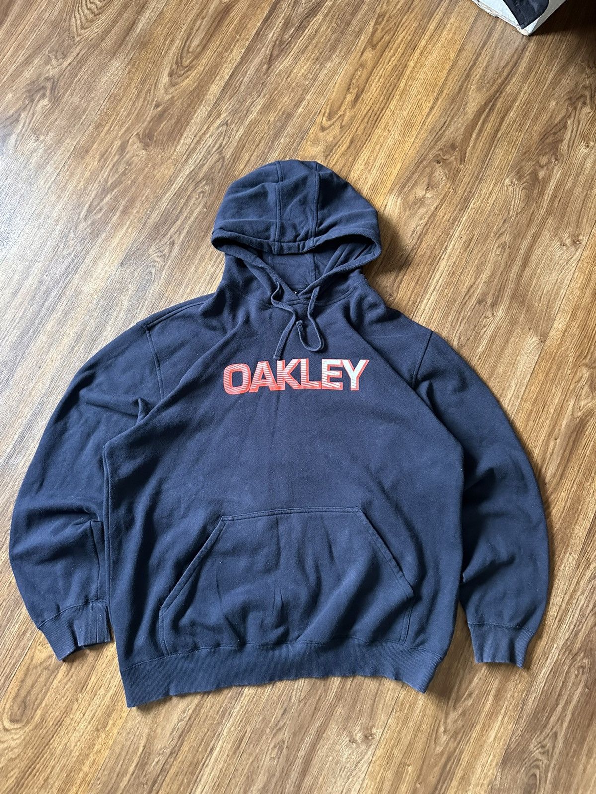 Oakley × Vintage Vintage Oakley Hoodie Big Logo Baggy Y2K Japanese 90s Size US XL / EU 56 / 4 - 1 Thumbnail