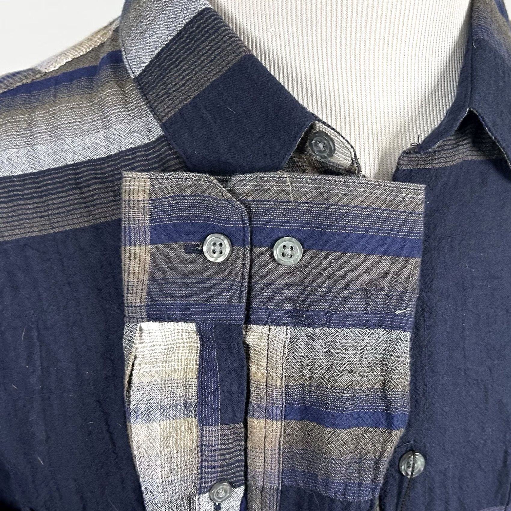 John Varvatos John Varvatos Shirt Navy Blue Gray Plaid Cotton Blend Regular Fit Large Cole Button-Up Shirt Mens L Size US L / EU 52-54 / 3 - 5 Thumbnail