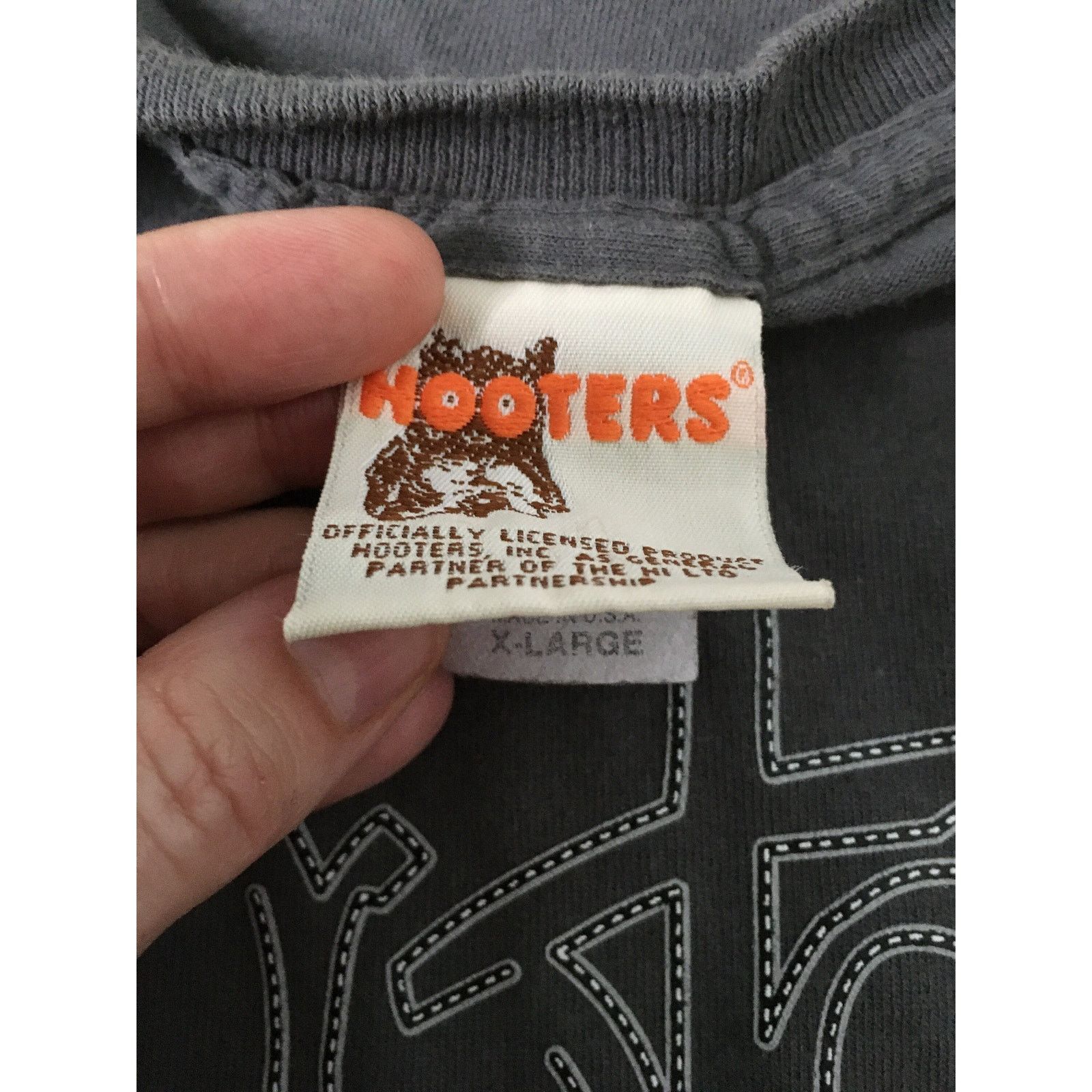 Other New Mens Vintage Hooters Long Sleeve T-shirt Embroidered XL Size US XL / EU 56 / 4 - 7 Thumbnail