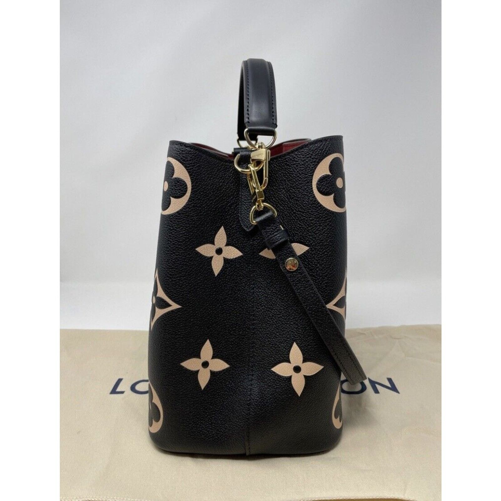 Louis Vuitton Louis Vuitton NéoNoé Shoulder Bag MM Black Leather Size ONE SIZE - 5 Thumbnail