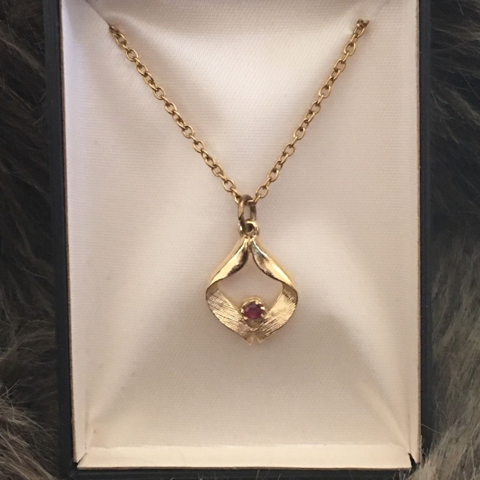 Vintage Vintage 70s new old stock faux ruby gold necklace Size ONE SIZE - 3 Thumbnail