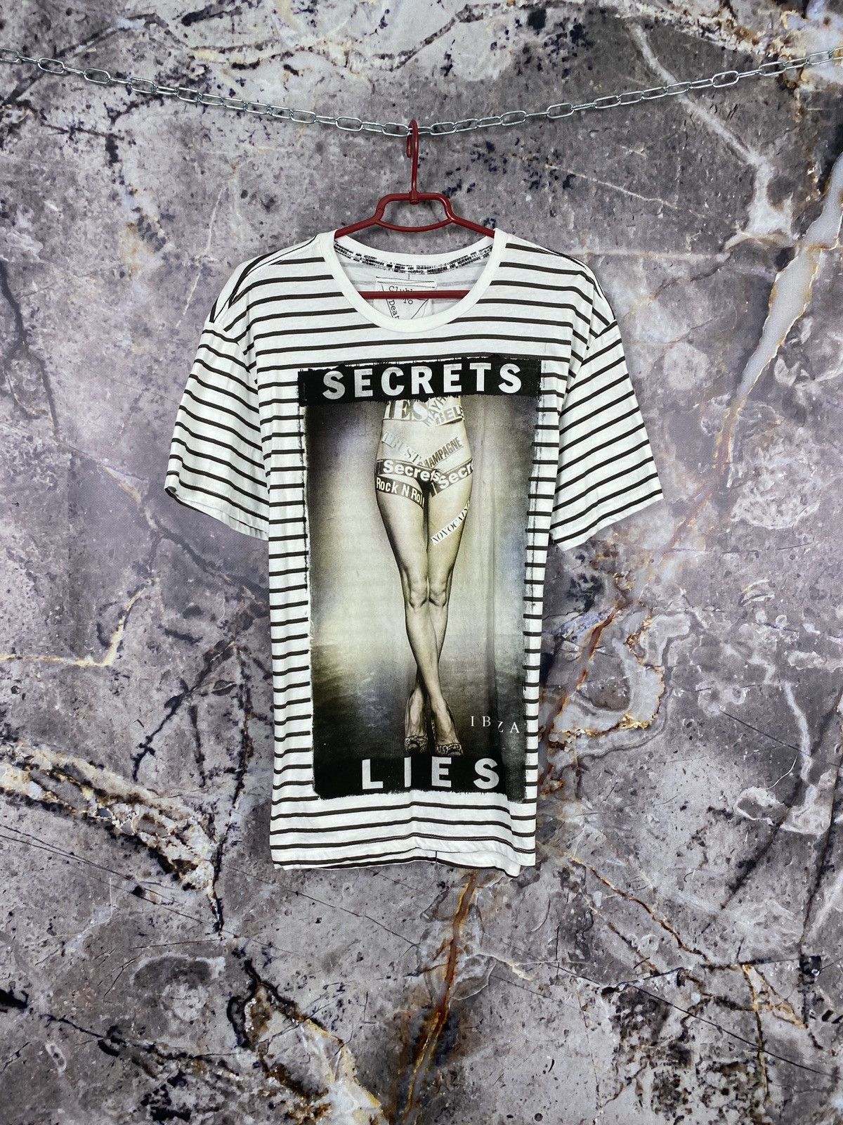 True Religion Men’s Religion Secrets Lies Streetwear T-Shirt Size XL Size US XL / EU 56 / 4 - 1 Thumbnail