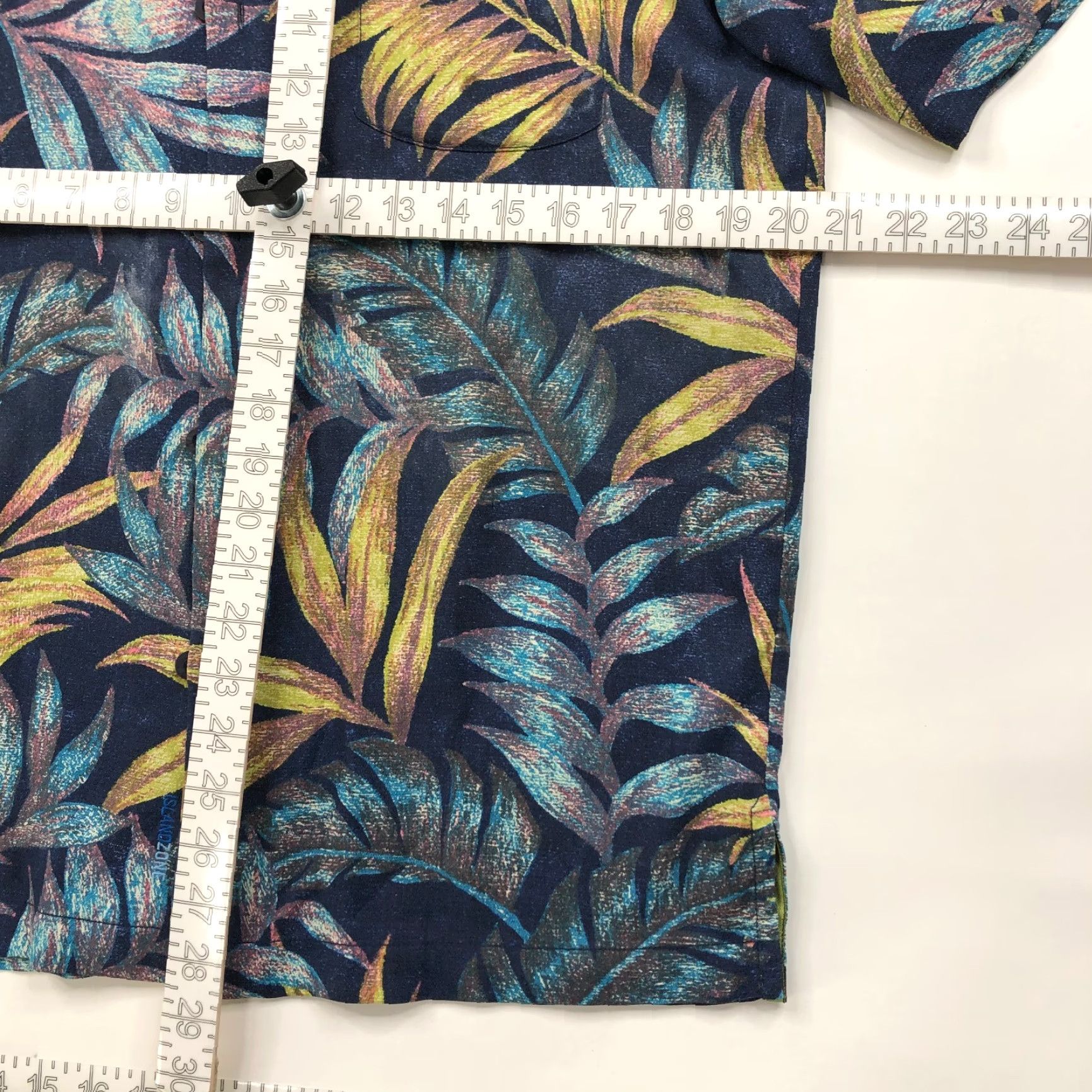 Tommy Bahama Tommy Bahama Island Zone Short Sleeve Pocket Hawaiian Shirt Blue MINT Size US S / EU 44-46 / 1 - 5 Thumbnail