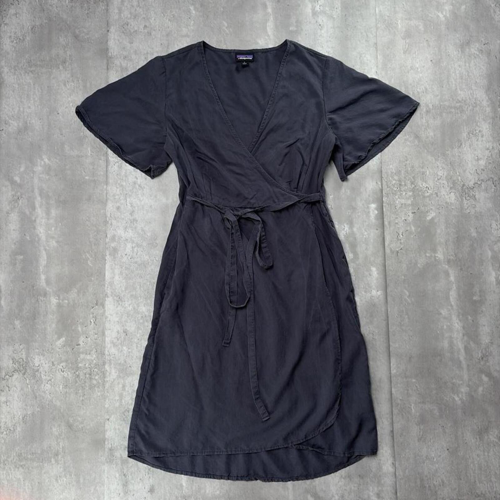 Patagonia Y2K Grey Patagonia Wrap Tie Waist Flutter Sleeve Boho Dress Size S / US 4 / IT 40 - 1 Thumbnail