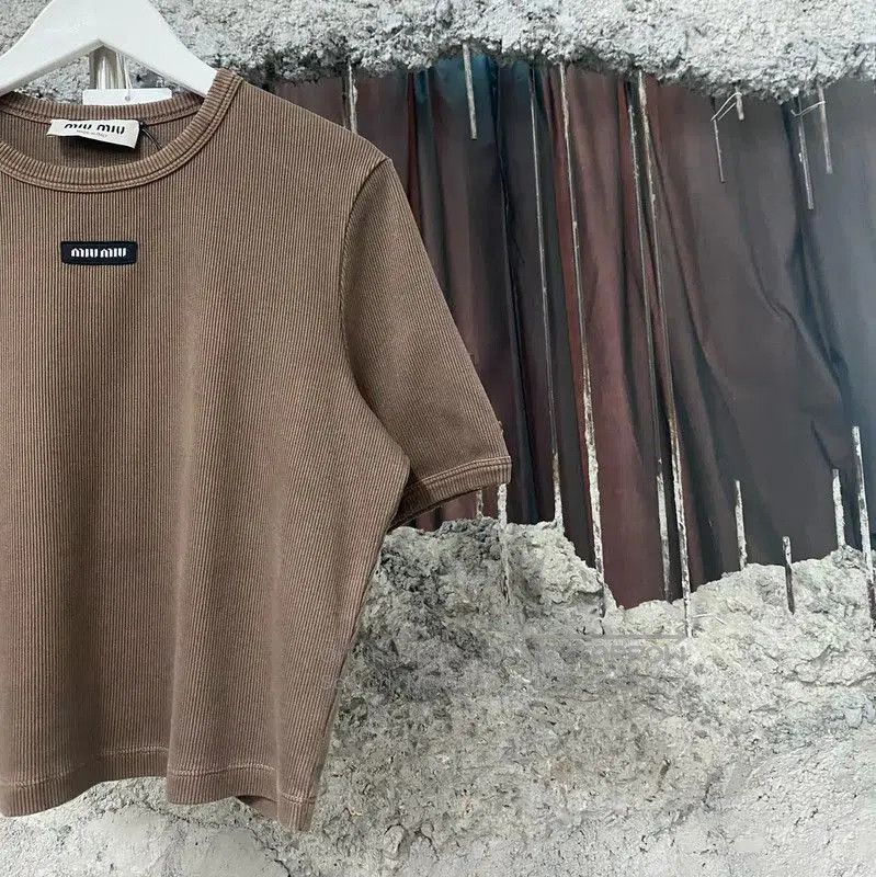 Miu Miu Miu Miu Beige Summer Short Sleeve T-Shirt . Size L / US 10 / IT 46 - 4 Thumbnail