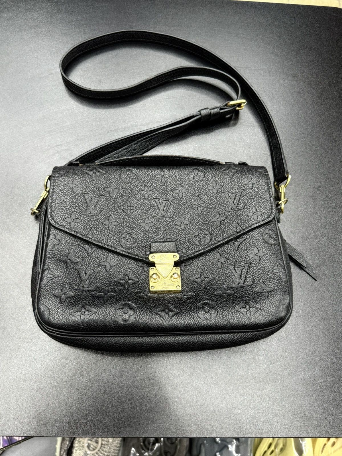 Louis Vuitton Authentic Louis Vuitton Pochette Métis Shoulder Bag Black Size ONE SIZE - 5 Thumbnail