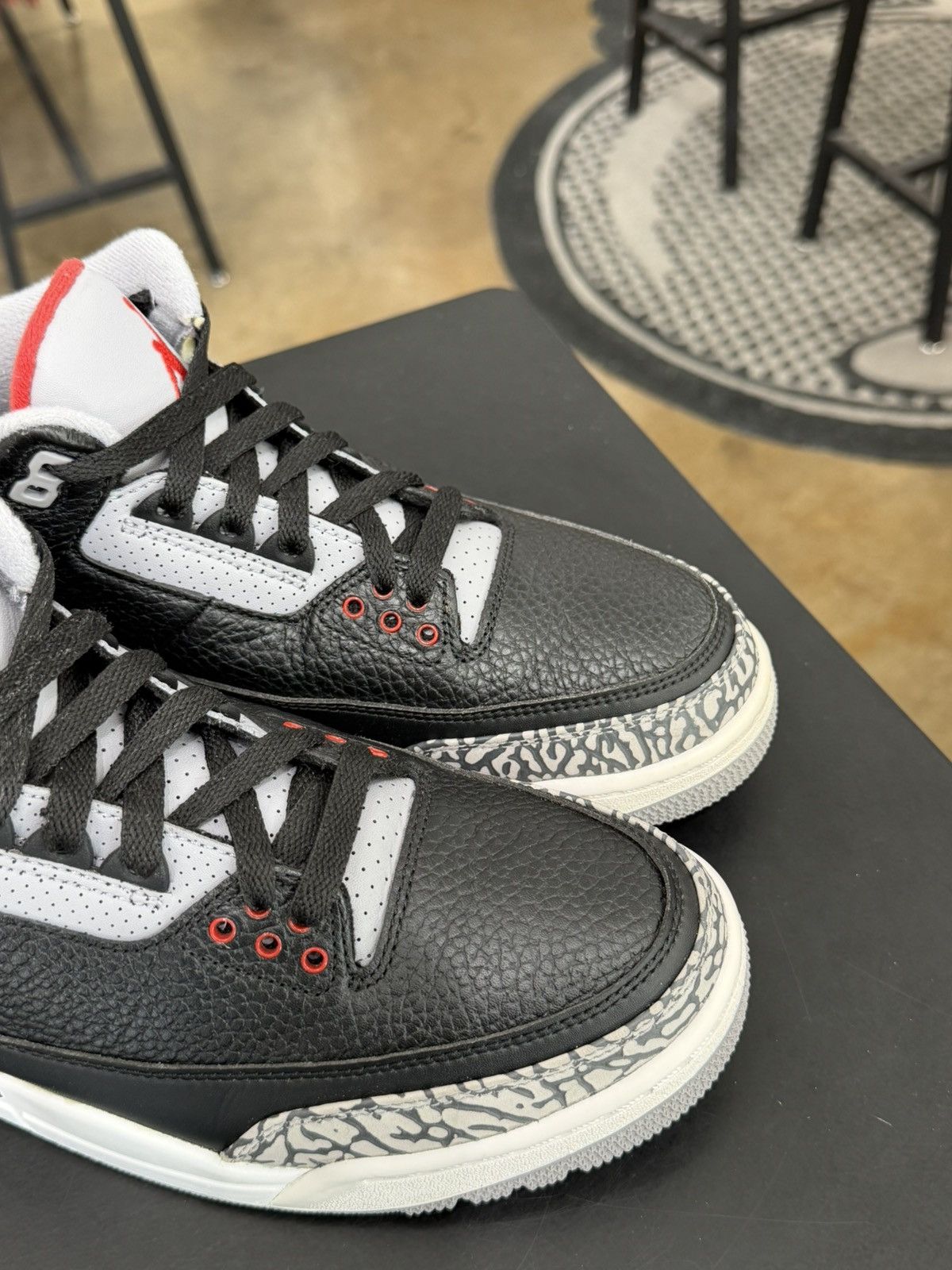Jordan Brand Jordan 3 Black Cement Size 8.5 (2018) Size US 8.5 / EU 41-42 - 8 Thumbnail