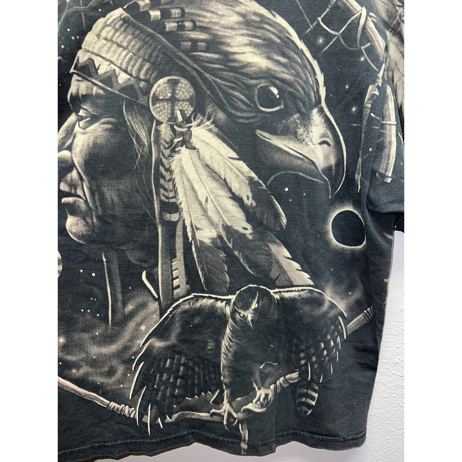 Liquid Blue Vintage Liquid Blue Native American Shirt Wolf Cut Neck 90s Size US L / EU 52-54 / 3 - 9 Thumbnail