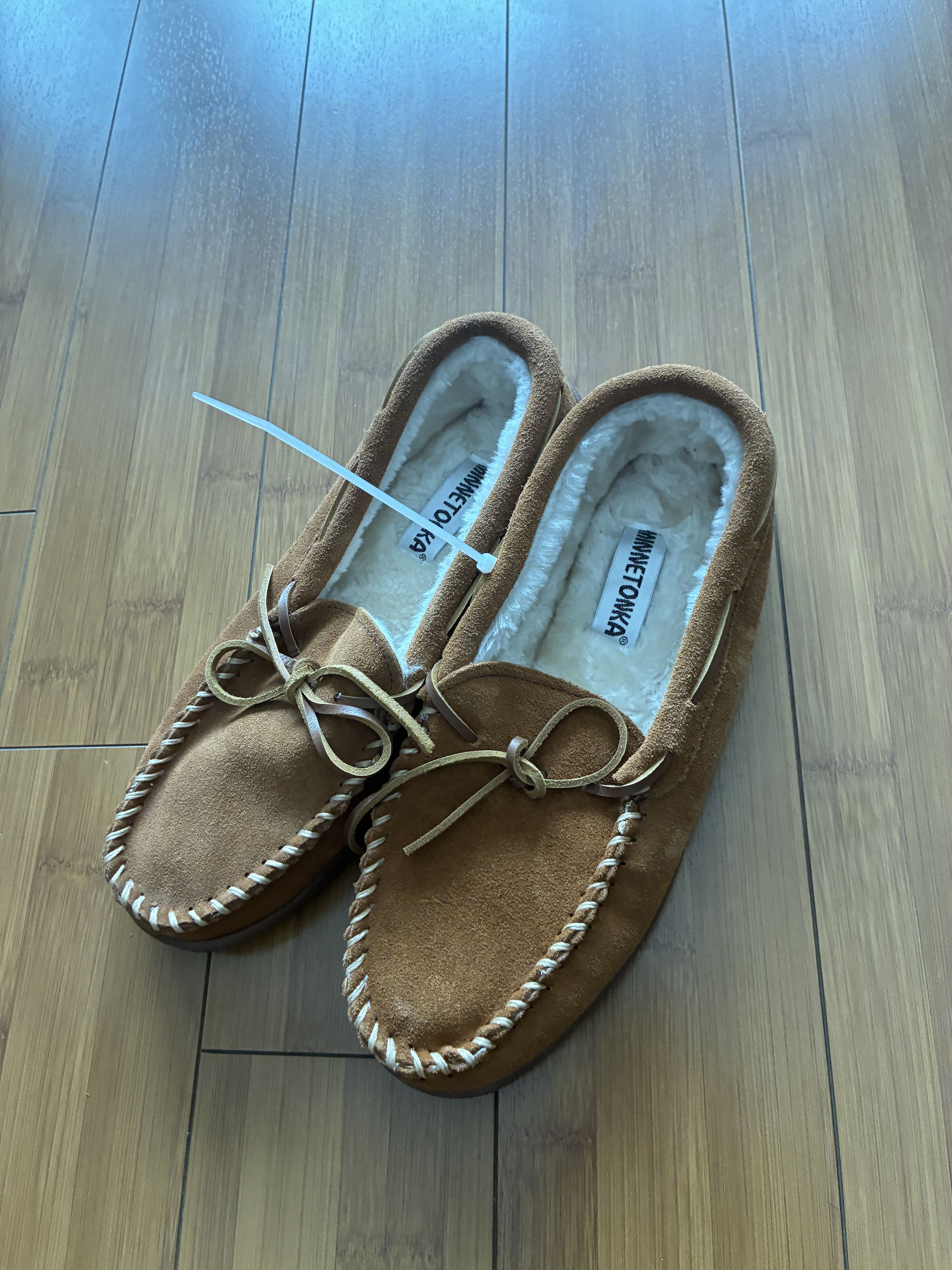 Minnetonka Minnetonka Men's Pile Lined Hardsole Slipper 10 Size US 10 / EU 43 - 1 Thumbnail
