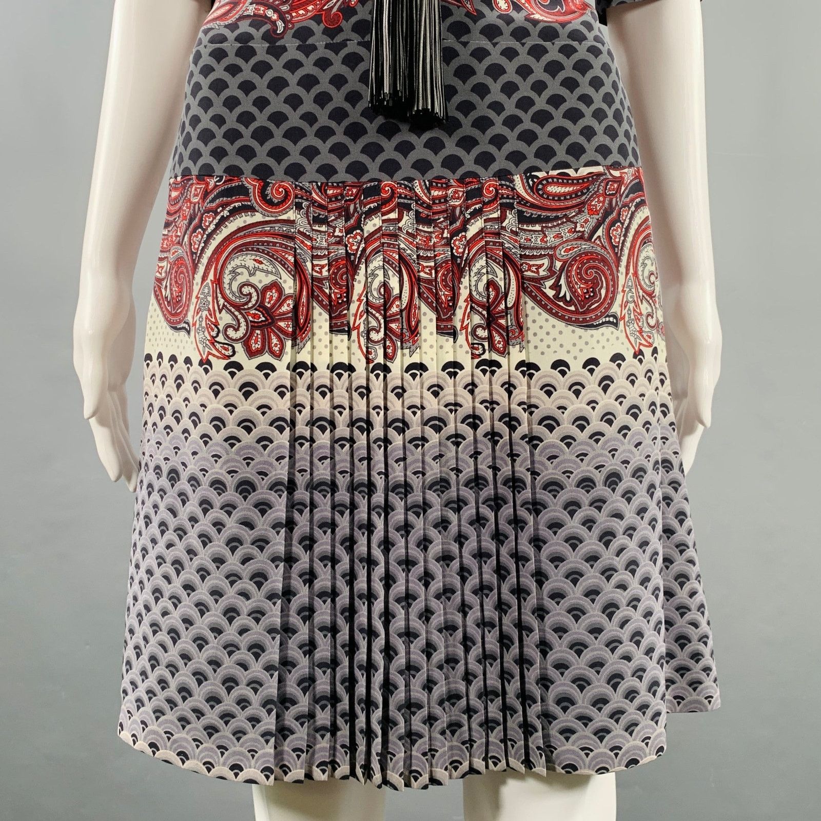 Gucci GUCCI Size 4 Multi Color Silk Chinoiserie Pleated Dress Size S / US 4 / IT 40 - 3 Thumbnail