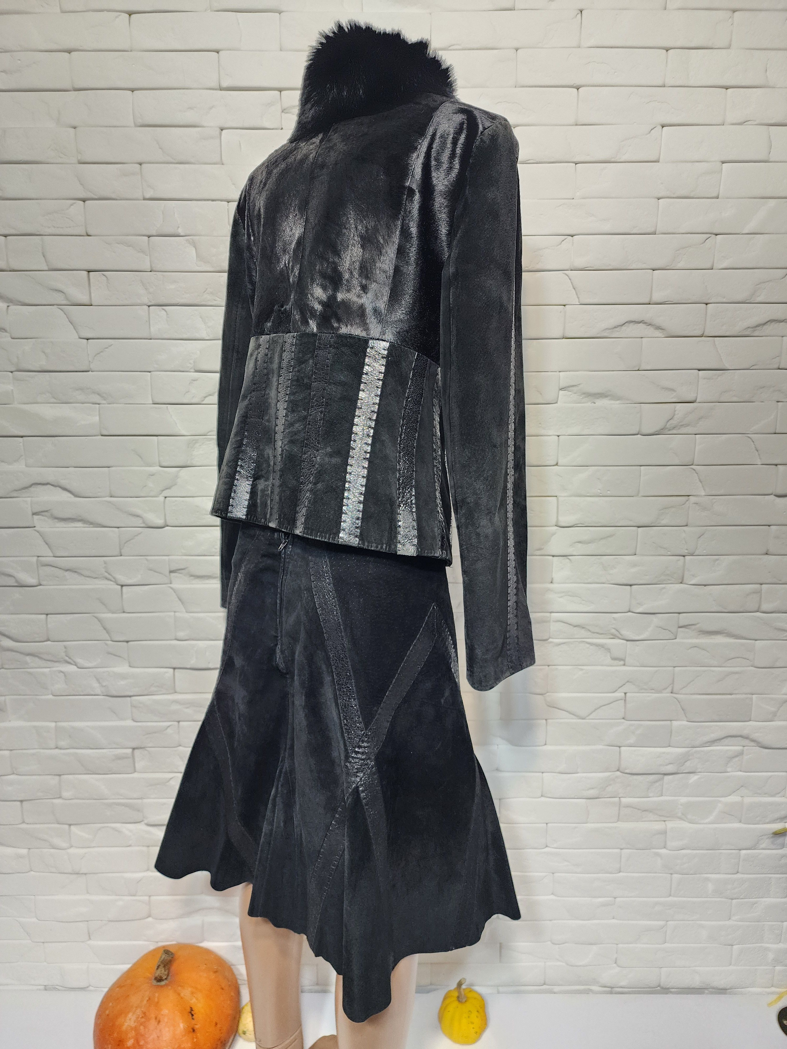 Uniqlo Black Leather Women's Suit: Suede Jacket & Skirt Size M / US 6-8 / IT 42-44 - 4 Thumbnail