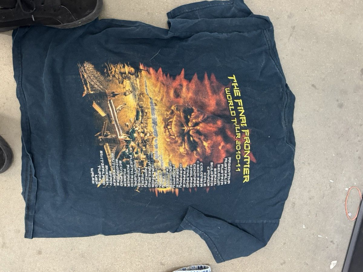 Vintage Vintage Iron Maiden concert world tour 2010-11 concert tee Size US M / EU 48-50 / 2 - 2 Thumbnail