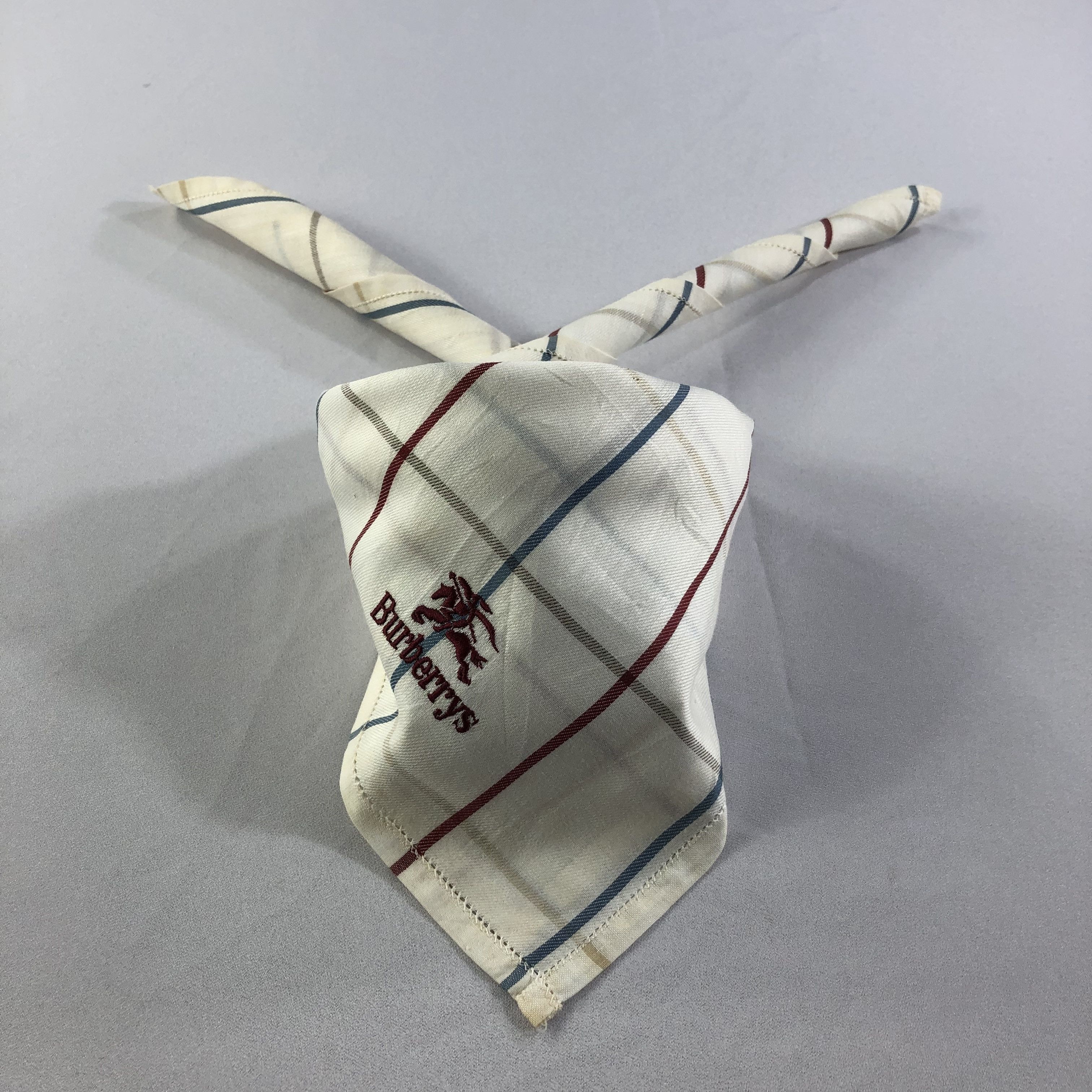 Burberry Burberrys Handkerchief Neckerchief Bandana H2069 Size ONE SIZE - 1 Thumbnail