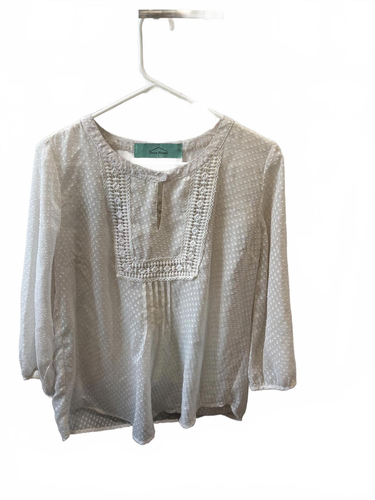 Other Haute Hanger White Textured Blouse with Lace Detail Size S Size S / US 4 / IT 40 - 1 Thumbnail