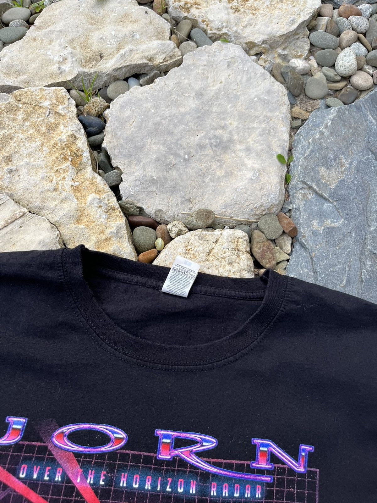 Band Tees Jorn rock band tee vintage y2k over the horizon radar Size US L / EU 52-54 / 3 - 9 Thumbnail