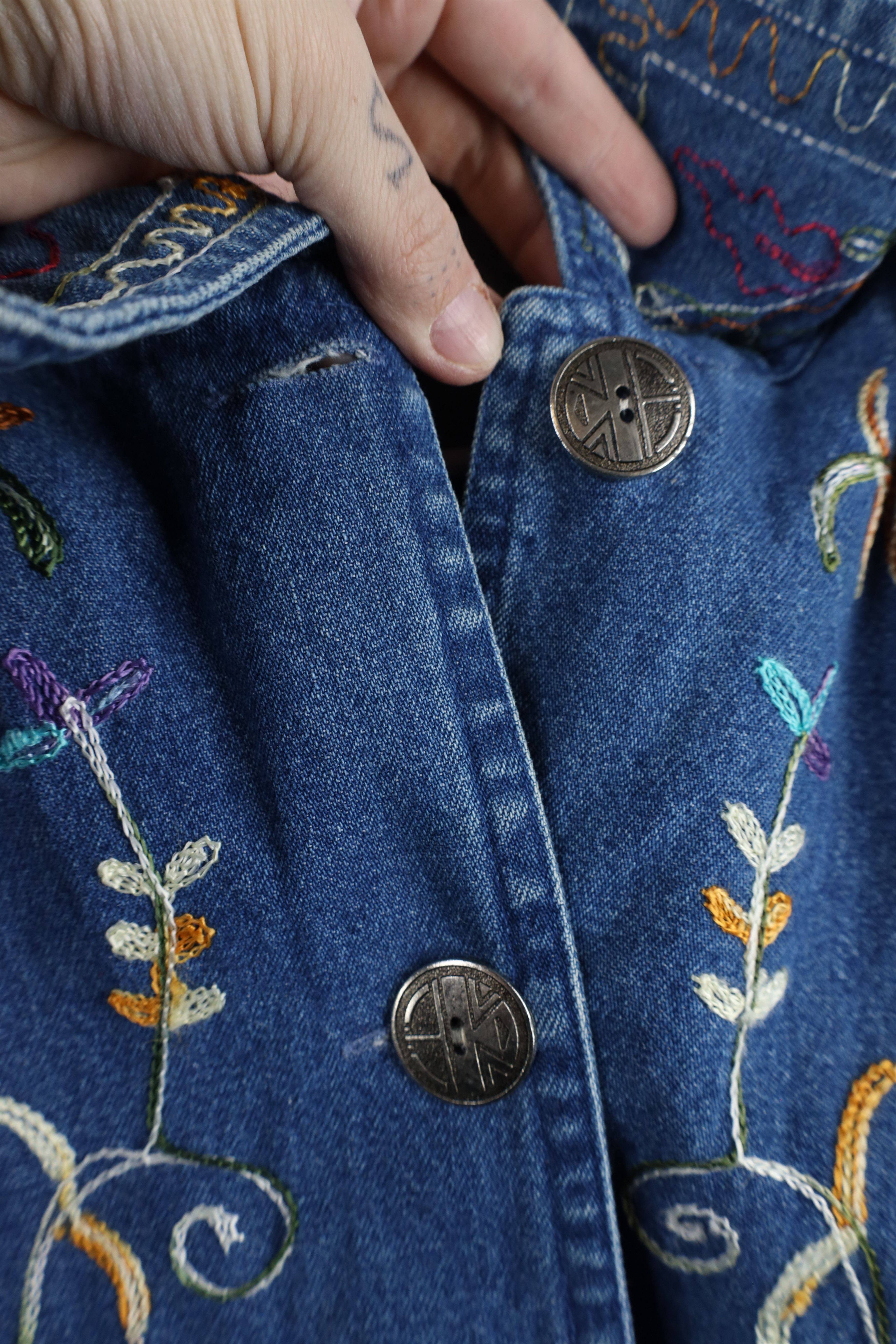 Vintage Vintage 90s Y2K Fairy Bella Embroidered Flower Denim Jacket Size XXL / US 16-18 / IT 52-54 - 4 Thumbnail
