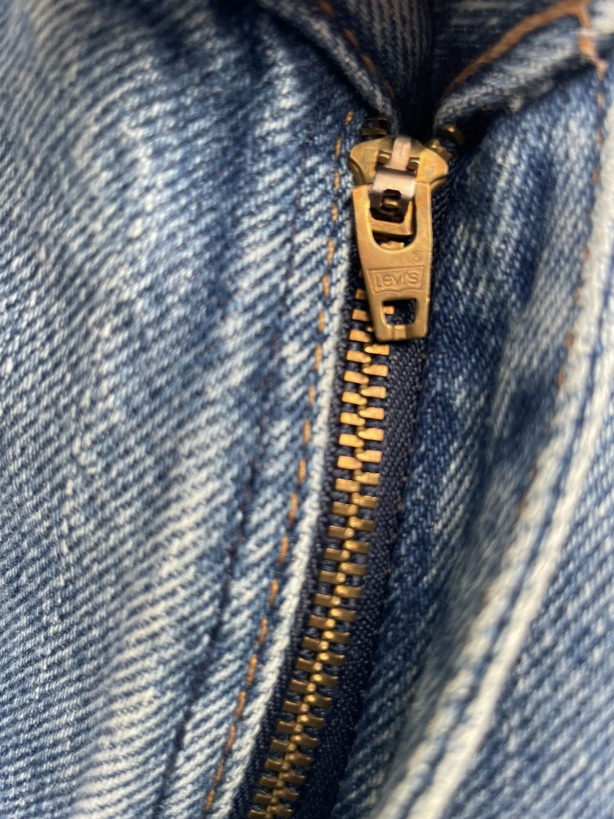 Levi's × Vintage Vintage Levis 550 Distresed Denim Size US 33 - 15 Thumbnail