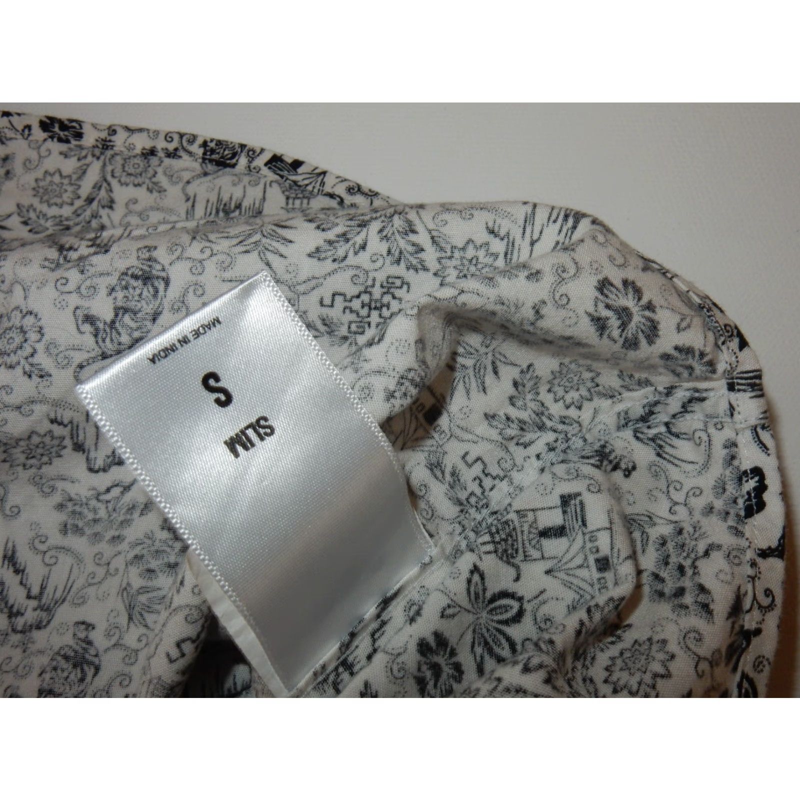Express Express Men’s Long Sleeve Button-Front Shirt S Slim Tigers Buddhist Temples Floral White Cotton Size US S / EU 44-46 / 1 - 5 Thumbnail