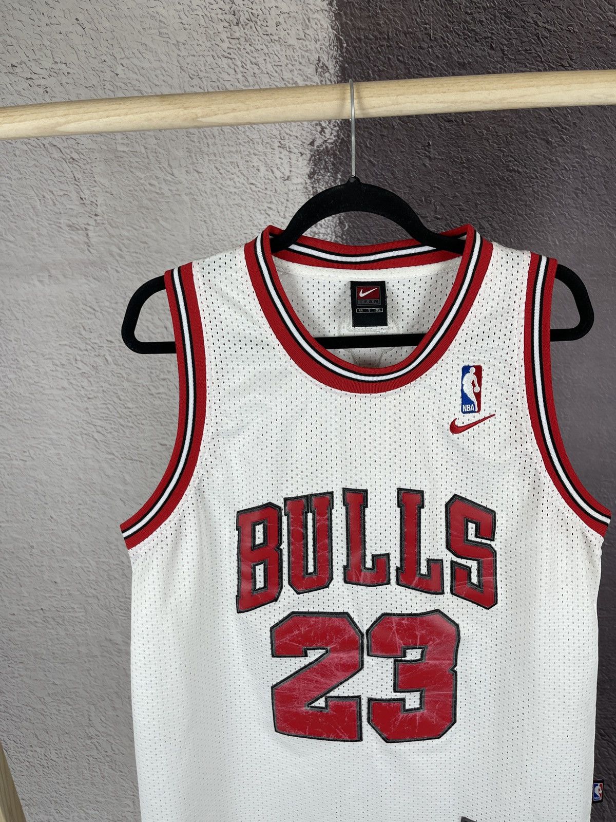 NBA Vintage Nike Chicago Bulls #23 Michael Jordan NBA jersey Size US S / EU 44-46 / 1 - 3 Thumbnail