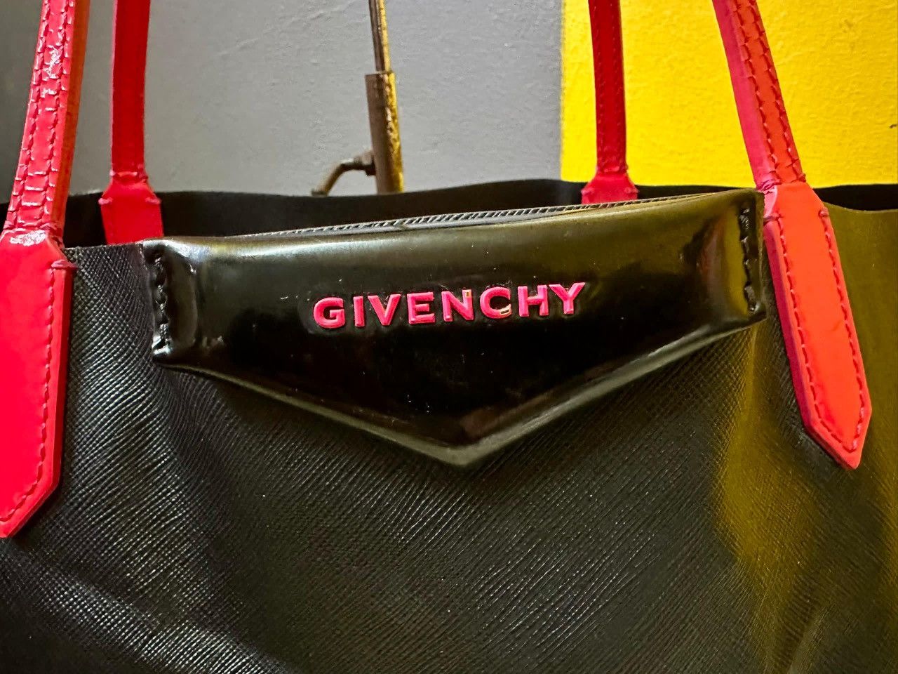 Givenchy Authentic Givenchy Antigona Shopper Leather Large Tote Bag Size ONE SIZE - 4 Thumbnail
